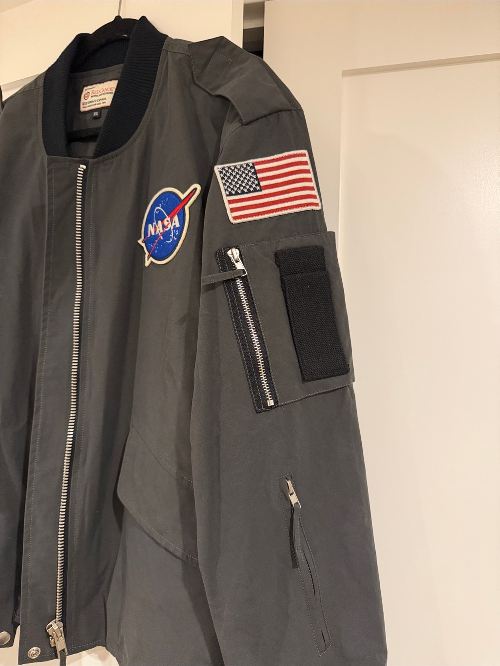NASA bomber - Picture 2 of 10